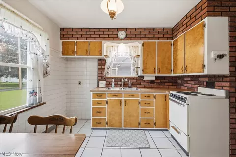Kitchen - 144 Argyle Ave, Boardman, OH 44512 photo 1 of 3