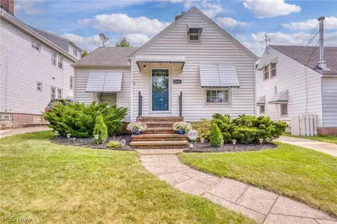 3261 Berea Rd, Cleveland, OH 44111