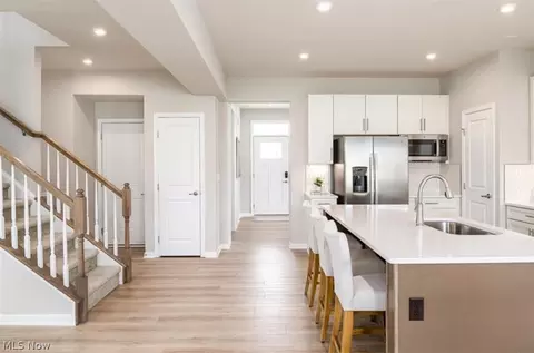 Entry Way - 3286 Sandmill Run, Amherst, OH 44001 photo 1 of 1