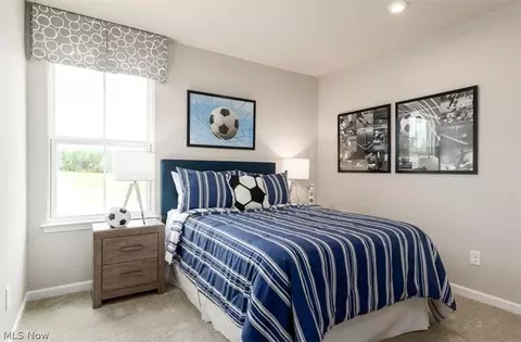 Bedroom - 3286 Sandmill Run, Amherst, OH 44001 photo 2 of 4