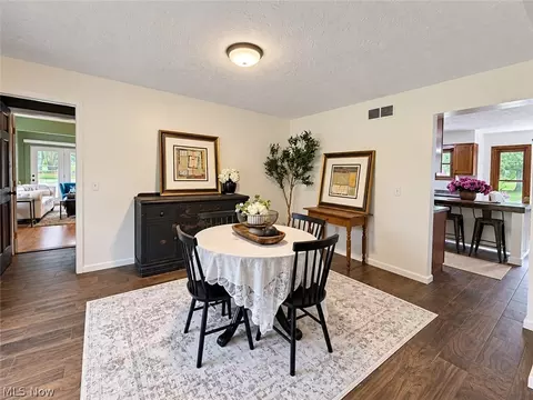 Dining - 1102 E Garfield Rd, Aurora, OH 44202 photo 1 of 2