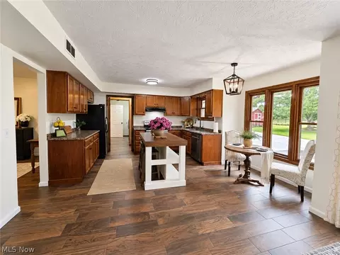 Kitchen - 1102 E Garfield Rd, Aurora, OH 44202 photo 1 of 4