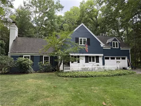 7774 Oakhurst Cir, Brecksville, OH 44141