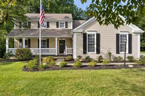 3597 Stratavon Dr NW, North Canton, OH 44720