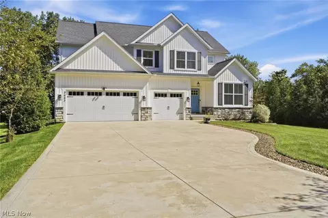 3653 Avondale Rd, Woodmere, OH 44122