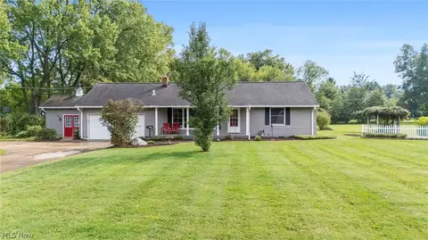 8525 Kirkwood Dr, Chesterland, OH 44026