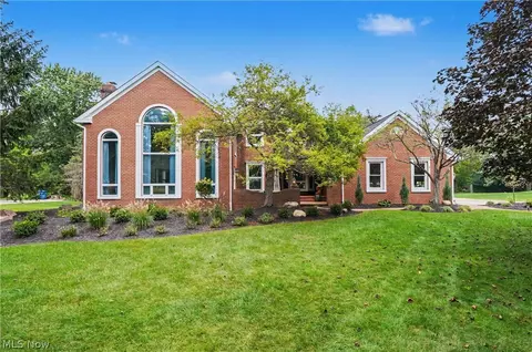 207 N Hayden Pkwy, Hudson, OH 44236