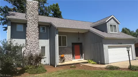 3566 Edgewater Dr, Vermilion, OH 44089