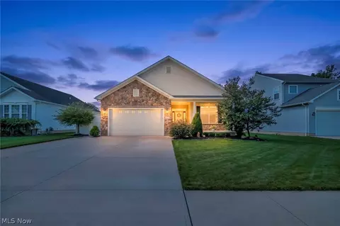 9006 Shady Elm Ln, Olmsted Twp, OH 44138