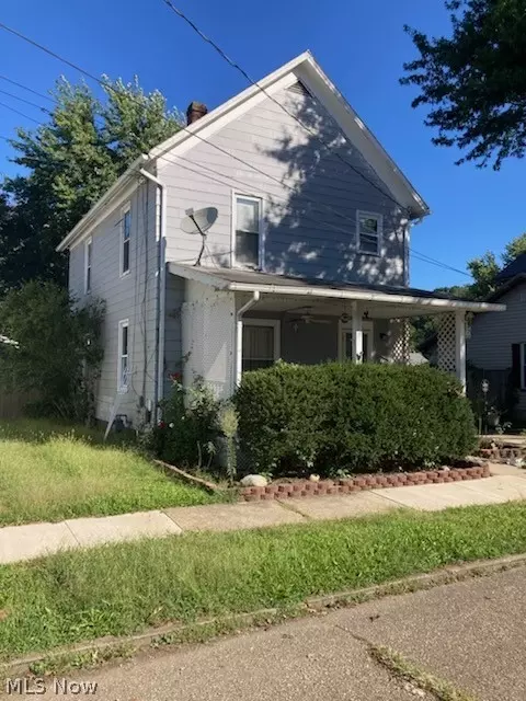134 8th St NE, New Philadelphia, OH 44663