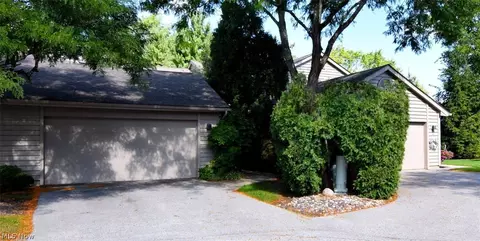 7 Saratoga Ct, Beachwood, OH 44122