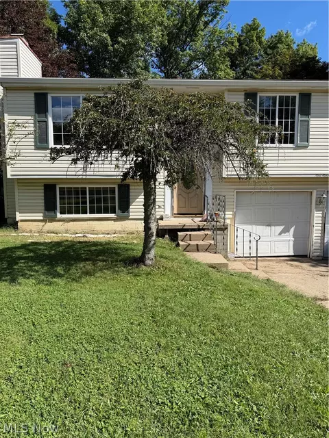 901 Meadow Gate Way, Medina, OH 44256