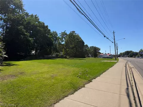 2228 W Prospect Rd, Ashtabula, OH 44004 photo 2