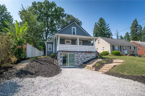 Exterior - 2413 Clearview Ave NW, Canton, OH 44708 photo 9 of 9