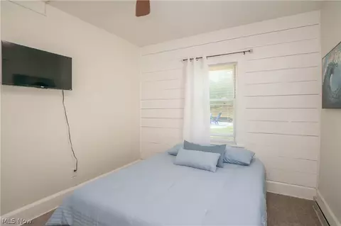 Bedroom - 2413 Clearview Ave NW, Canton, OH 44708 photo 6 of 8