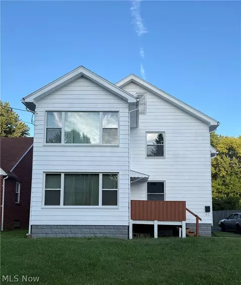 43 Manchester Ave, Youngstown, OH 44509
