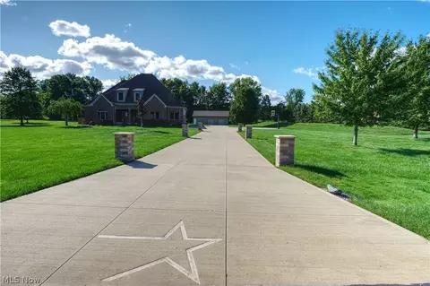 25785 Meadow Trl, Columbia Station, OH 44028