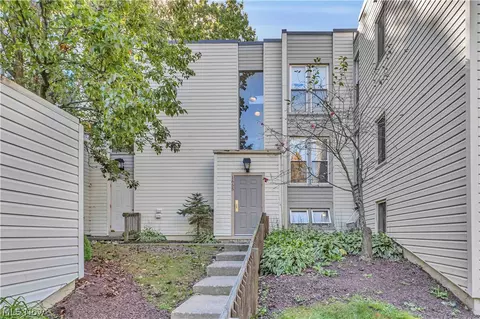 1655 Cedarwood Dr #113, Westlake, OH 44145