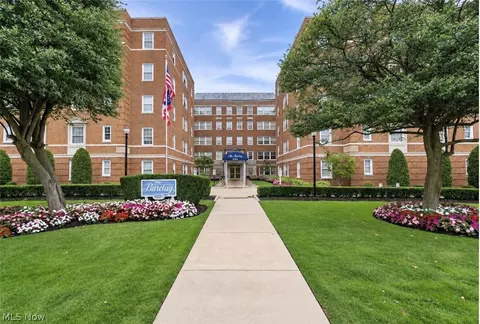 19015 Van Aken Blvd #314, Shaker Heights, OH 44122