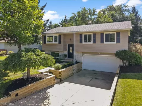 2540 Ashdale Dr, Twinsburg, OH 44087