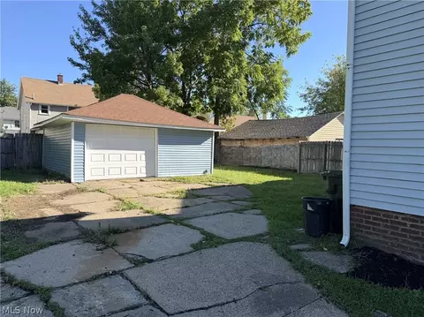 Exterior - 2625 4th St NW, Canton, OH 44708 photo 6 of 8