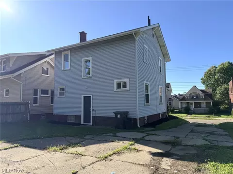 Exterior - 2625 4th St NW, Canton, OH 44708 photo 7 of 8