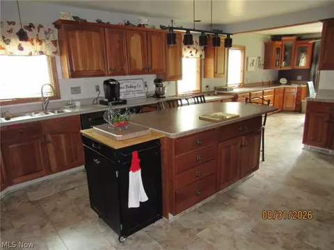 Kitchen - 1733 E 238th St, Euclid, OH 44117 photo 2 of 4