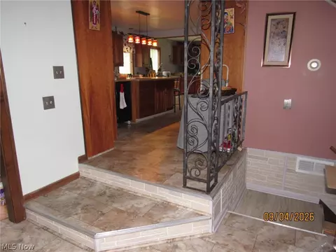 Entry Way - 1733 E 238th St, Euclid, OH 44117 photo 1 of 4