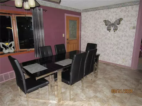 Dining - 1733 E 238th St, Euclid, OH 44117 photo 2 of 2