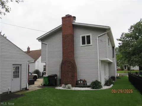 Exterior - 1733 E 238th St, Euclid, OH 44117 photo 2 of 4