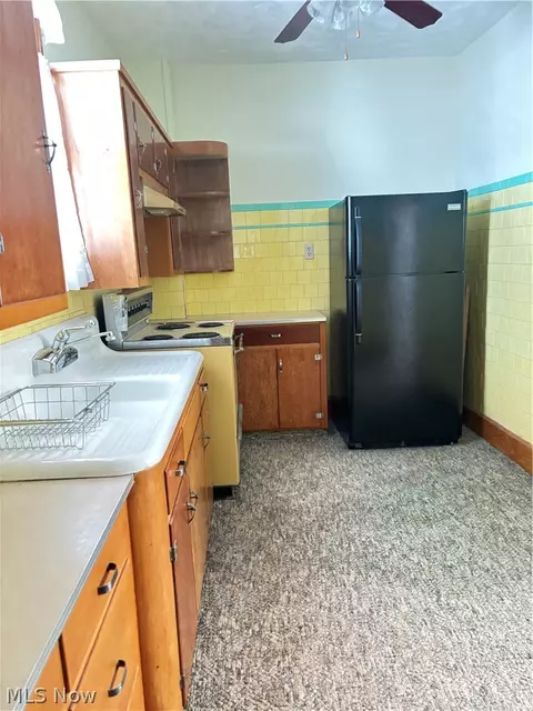 Kitchen - 1725 Harbor Ave, Ashtabula, OH 44004 photo 3 of 3