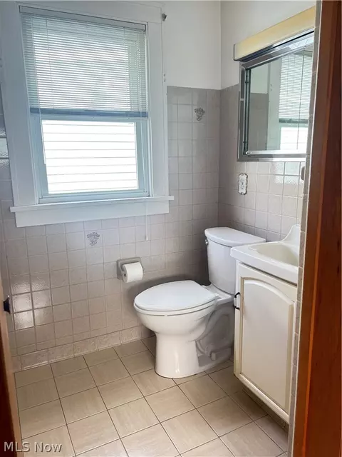 Bath - 1725 Harbor Ave, Ashtabula, OH 44004 photo 3 of 3