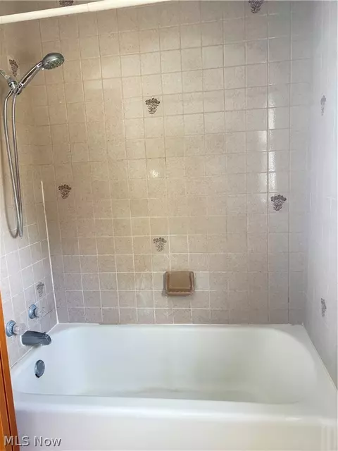 Bath - 1725 Harbor Ave, Ashtabula, OH 44004 photo 2 of 3