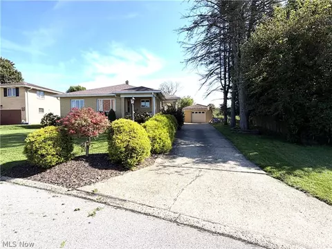 2098 Eve Dr, Steubenville, OH 43952