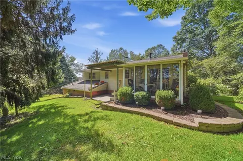 Exterior - 6180 Chesham Ave NE, Canton, OH 44721 photo 7 of 9