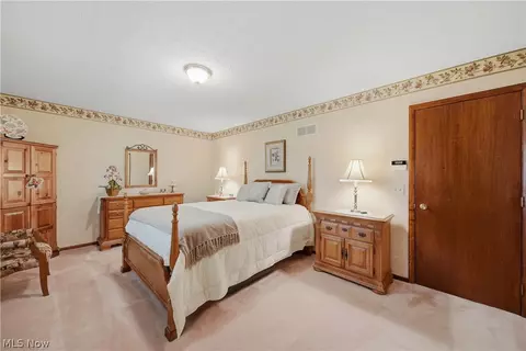 Bedroom - 6180 Chesham Ave NE, Canton, OH 44721 photo 2 of 5
