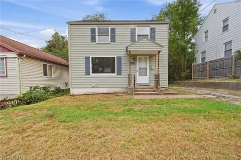 1137 Smithfarm Ave, Akron, OH 44305