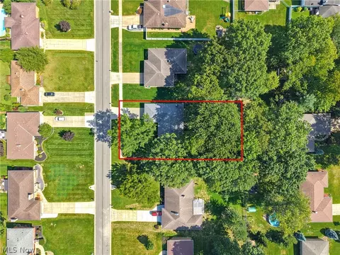 View/Area - 1780 E Parkhaven Dr, Seven Hills, OH 44131 photo 1 of 2