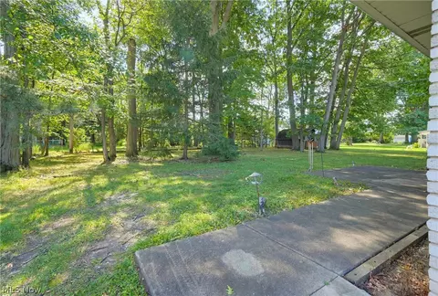 Exterior - 1780 E Parkhaven Dr, Seven Hills, OH 44131 photo 5 of 5