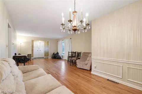Living - 1780 E Parkhaven Dr, Seven Hills, OH 44131 photo 3 of 6