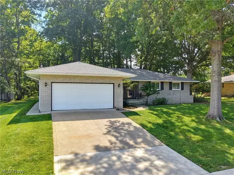 Exterior - 1780 E Parkhaven Dr, Seven Hills, OH 44131 photo 2 of 5