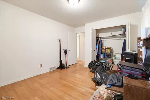 Bedroom - 1780 E Parkhaven Dr, Seven Hills, OH 44131 photo 6 of 6