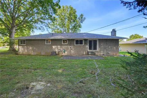 Exterior - 1780 E Parkhaven Dr, Seven Hills, OH 44131 photo 3 of 5