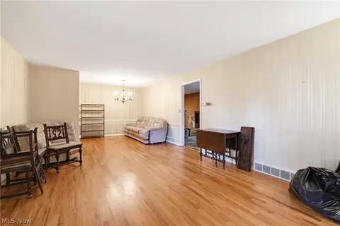 Living - 1780 E Parkhaven Dr, Seven Hills, OH 44131 photo 1 of 6