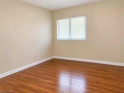 Bedroom - 952 E Parkhaven Dr, Seven Hills, OH 44131 photo 3 of 3
