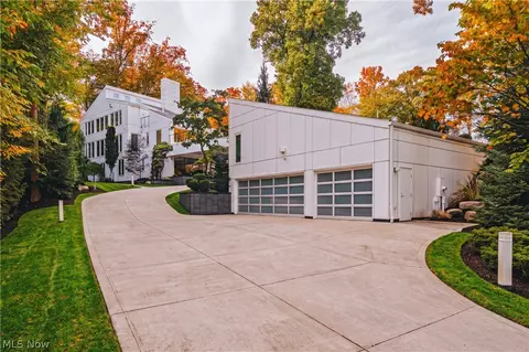 3660 Chagrin River Rd, Moreland Hills, OH 44022