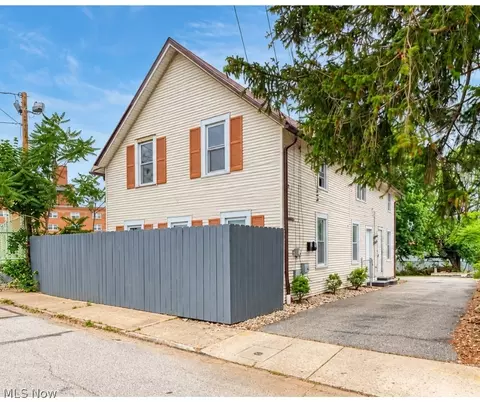 3602 Mobile Ct, Cleveland, OH 44109