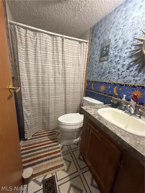 Bath - 9231 Horn Rd, Windham, OH 44288 photo 5 of 5