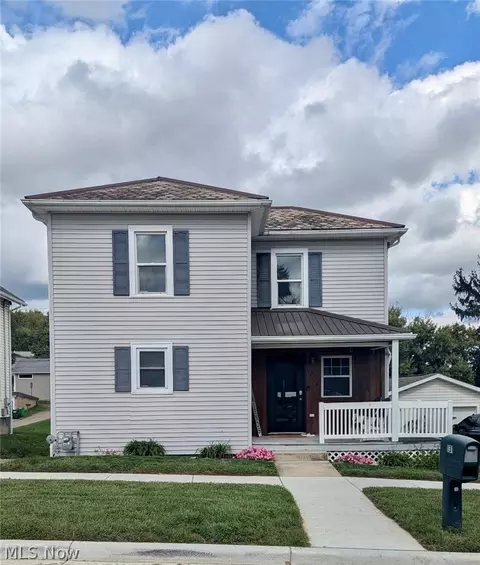 131 Maple St SW, Sugarcreek, OH 44681
