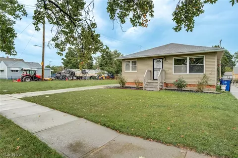 16110 Seville Rd, Cleveland, OH 44128